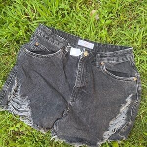 BRAND NEW: Topshop Black Distressed Jean Shorts